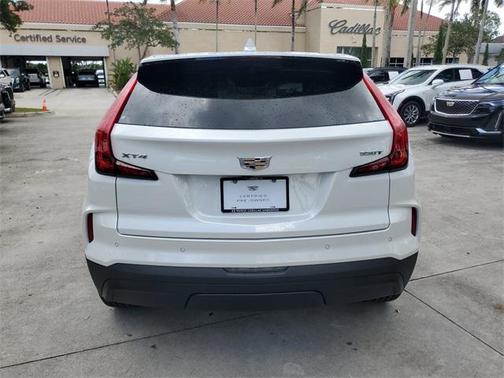 2024 Cadillac XT4 Luxury