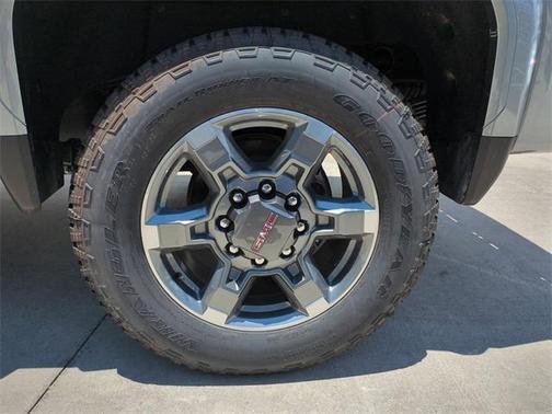 2025 GMC Sierra 2500 SLT