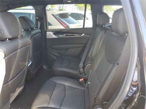 2025 Cadillac XT6 Premium Luxury FWD