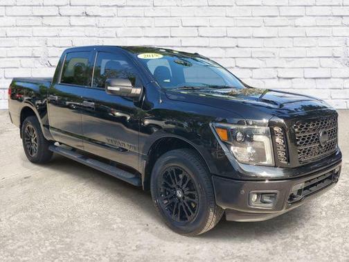 Magnetic Black Metallic 2019 Nissan Titan SL