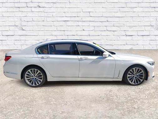 2021 BMW 750 i xDrive