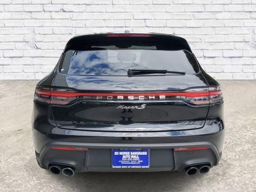 Jet Black Metallic 2024 Porsche Macan Macan