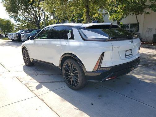Vibrant White Tricoat 2027 Cadillac LYRIQ Signature Sport
