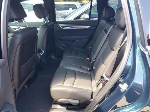 2025 Cadillac XT6 Luxury FWD