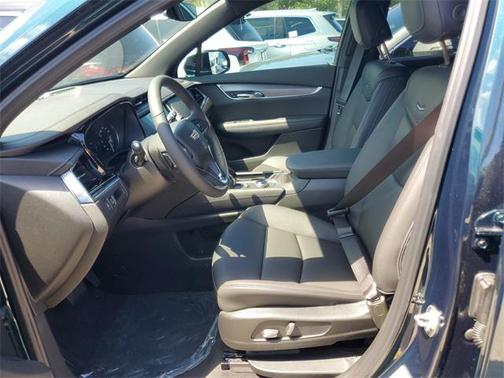 2025 Cadillac XT6 Luxury FWD