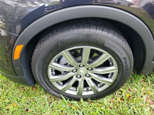 2022 Cadillac XT4 Premium Luxury