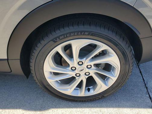 Sterling Gray Metallic 2027 Chevrolet Bolt LT FWD