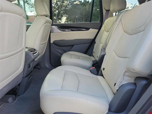 2025 Cadillac XT6 Premium Luxury FWD