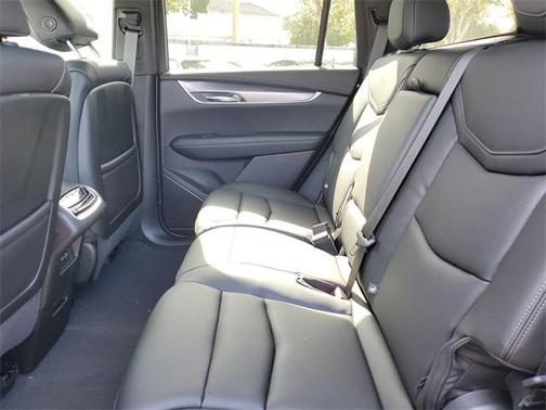 2025 Cadillac XT6 Luxury FWD