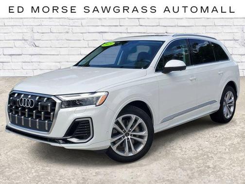 Glacier White Metallic 2025 Audi Q7 55 Premium Plus