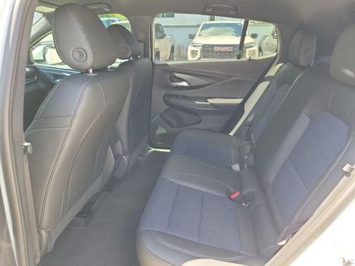 Summit White 2026 Buick Envista Preferred FWD