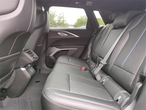 2026 Cadillac LYRIQ V