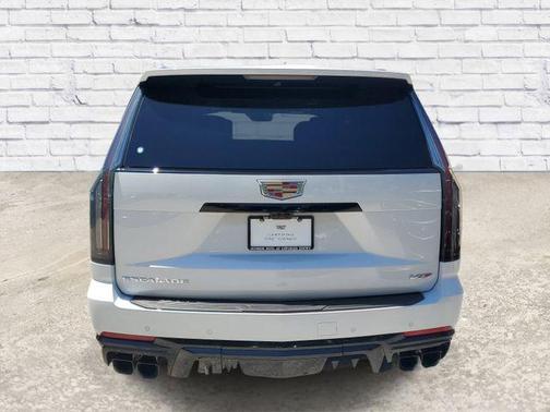 Vibrant White Tricoat 2026 Cadillac Escalade ESV V-Series