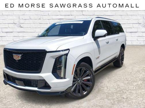 Vibrant White Tricoat 2026 Cadillac Escalade ESV V-Series