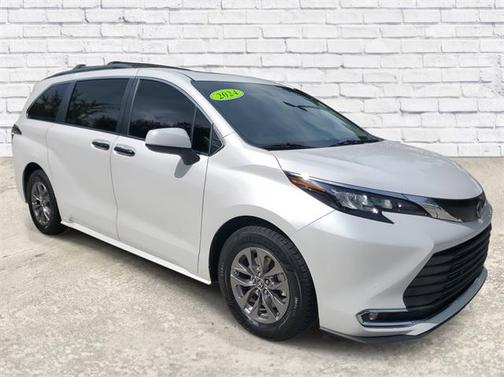 2024 Toyota Sienna XLE 8 Passenger