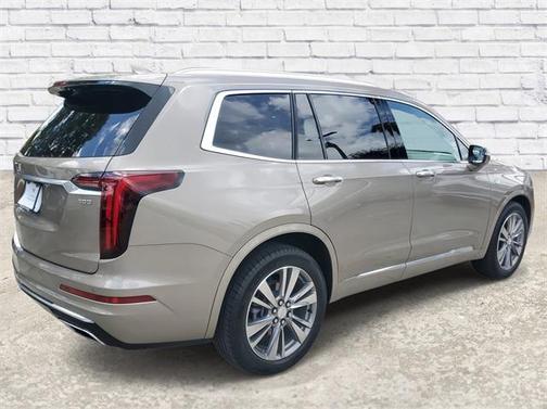 2022 Cadillac XT6 Premium Luxury FWD
