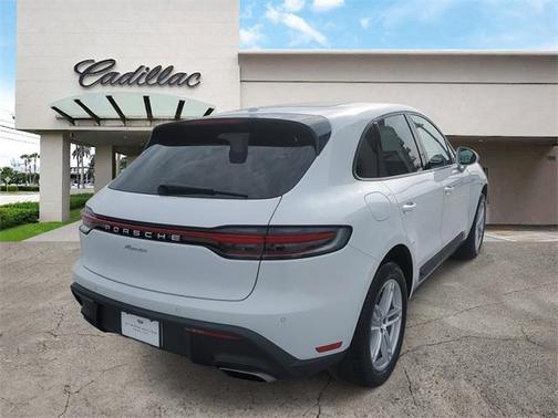 2022 Porsche Macan Base