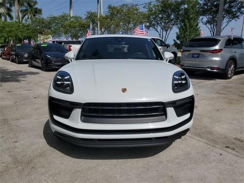 2022 Porsche Macan Base