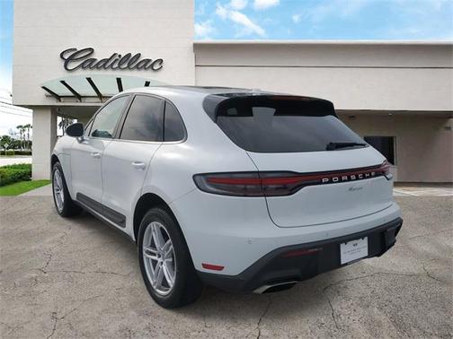 2022 Porsche Macan Base