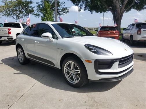 2022 Porsche Macan Base