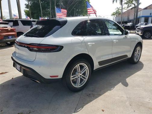 2022 Porsche Macan Base