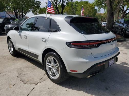 2022 Porsche Macan Base