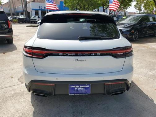 2022 Porsche Macan Base