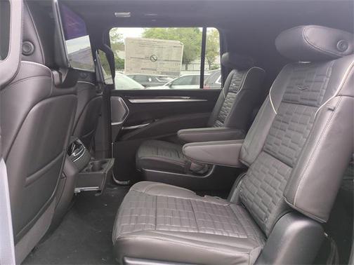 2025 Cadillac Escalade ESV Sport Platinum