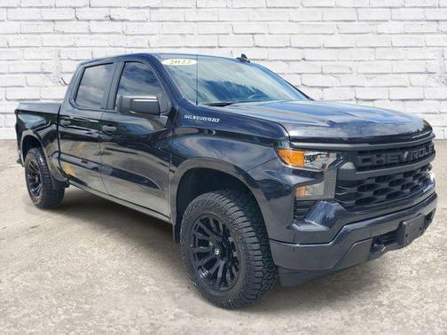 Dark Ash Metallic 2022 Chevrolet Silverado 1500 Custom