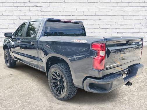 Dark Ash Metallic 2022 Chevrolet Silverado 1500 Custom