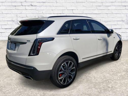 Crystal White Tricoat 2023 Cadillac XT5 Sport