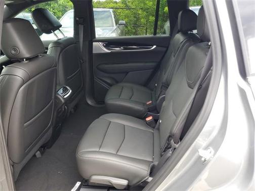 2025 Cadillac XT6 Premium Luxury FWD