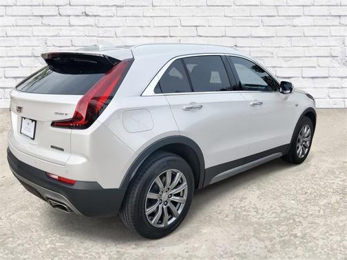 2022 Cadillac XT4 Premium Luxury