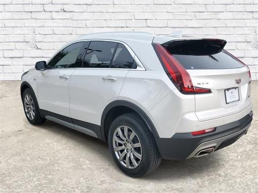 2022 Cadillac XT4 Premium Luxury