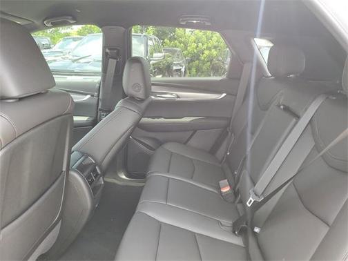 2025 Cadillac XT5 Luxury