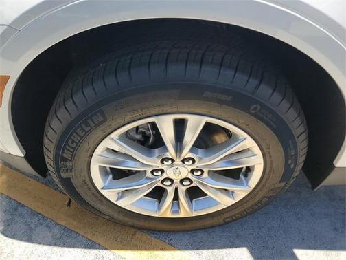 2025 Cadillac XT5 Luxury