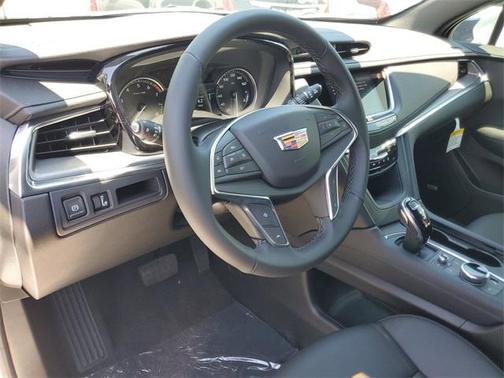 2025 Cadillac XT5 Luxury
