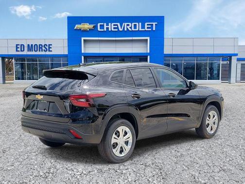 Mosaic Black Metallic 2026 Chevrolet Trax LS