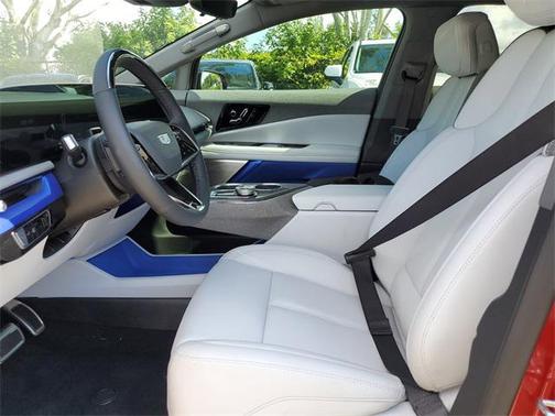 2025 Cadillac OPTIQ Luxury 1 AWD