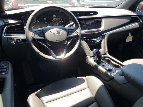 2025 Cadillac XT6 Luxury FWD