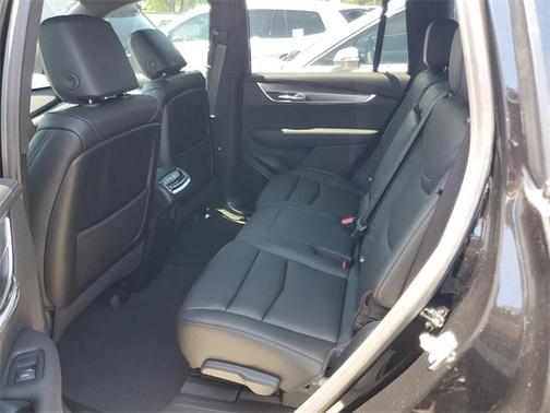 2025 Cadillac XT6 Luxury FWD
