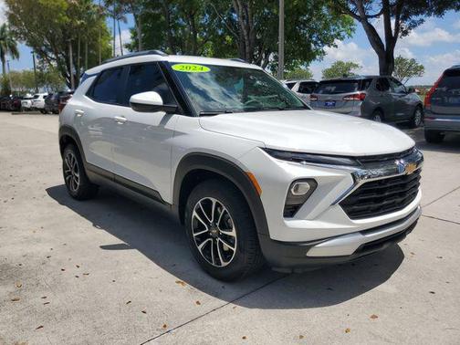 Summit White 2024 Chevrolet Trailblazer LT