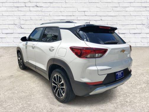 Summit White 2024 Chevrolet Trailblazer LT