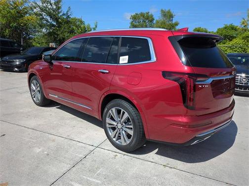 2025 Cadillac XT6 Premium Luxury FWD