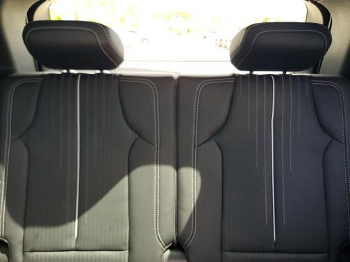 Vibrant White Tricoat 2026 Cadillac VISTIQ Sport