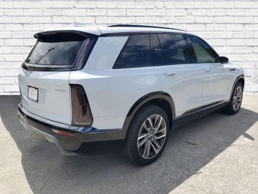 Vibrant White Tricoat 2026 Cadillac VISTIQ Sport