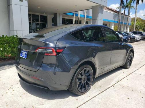 2024 Tesla Model Y Long Range Single Motor Rear-Wheel Drive
