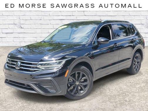 Deep Black 2024 Volkswagen Tiguan 2.0T SE