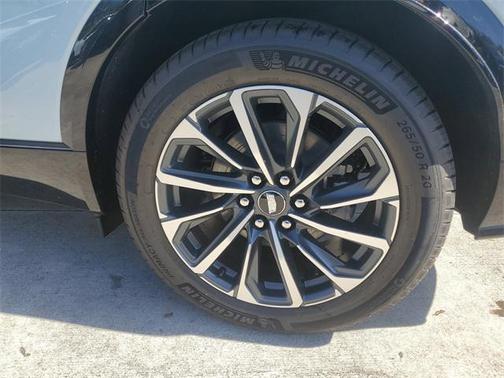 2025 Cadillac LYRIQ Sport