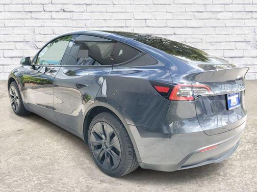 2024 Tesla Model Y Long Range Dual Motor All-Wheel Drive